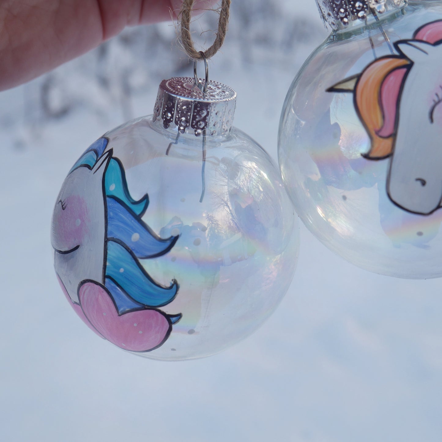 duo de boules licornes en verre iridescent peintes à la main