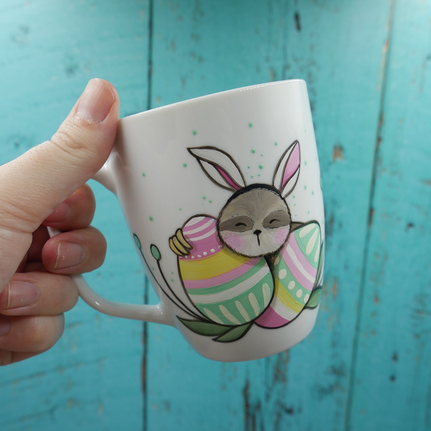 Tasse paresseux avec oreilles de lapin, peinte à la main