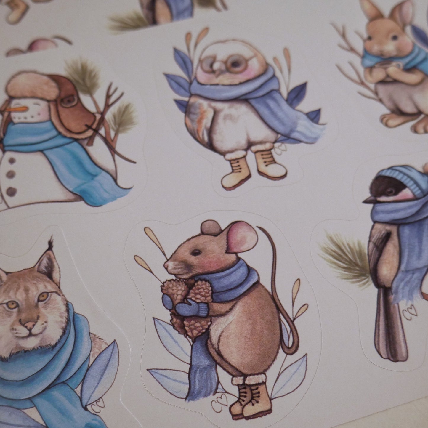 feuille d'autocollants avec animaux d'hiver