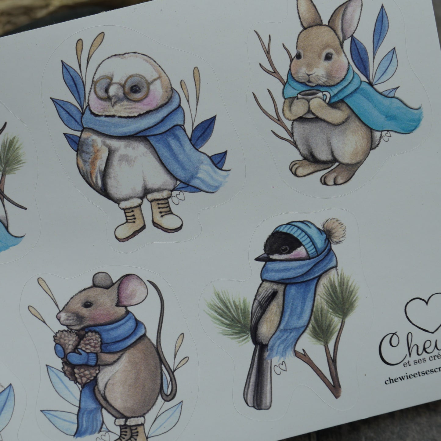 feuille d'autocollants avec animaux d'hiver