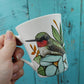 Tasse colibri à gorge rubis avec fleur peinte à la main
